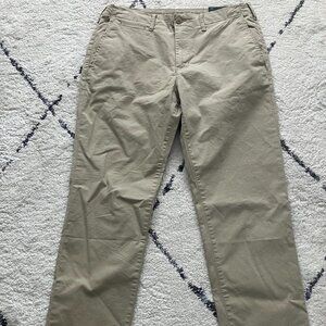 American Eagle Outfitters Athletic Straight Khaki Pants NWT